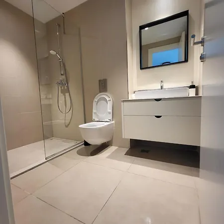 Bw Waterfront Lux Apartment, Parking Free شقة